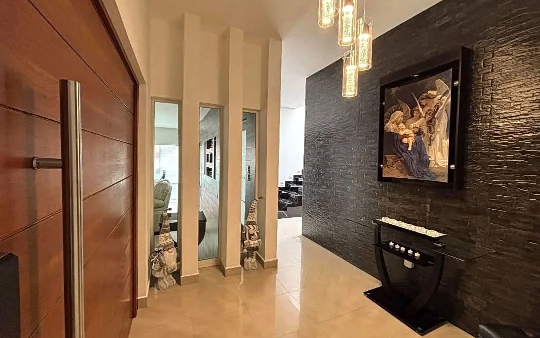 Residencia moderna con spa y cava en Altavista — foto 4 de 17
