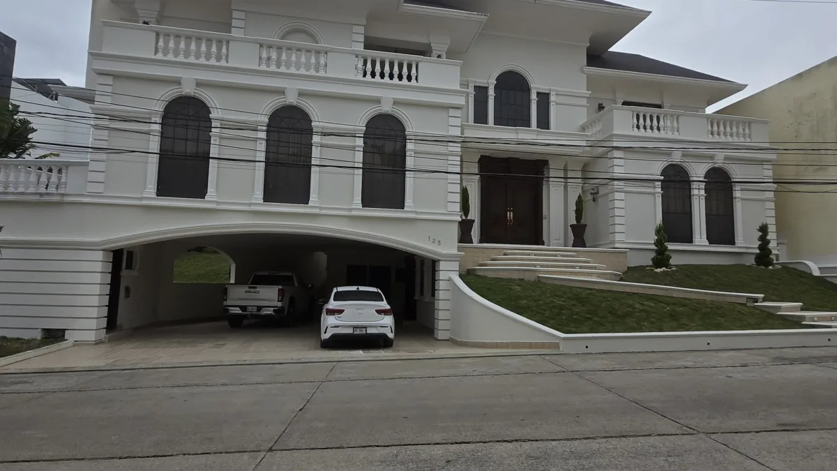 Residencia de lujo en Villa Encantada