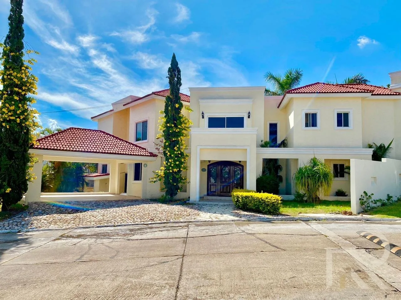 Casa en venta en villa del sol — foto 1 de 7